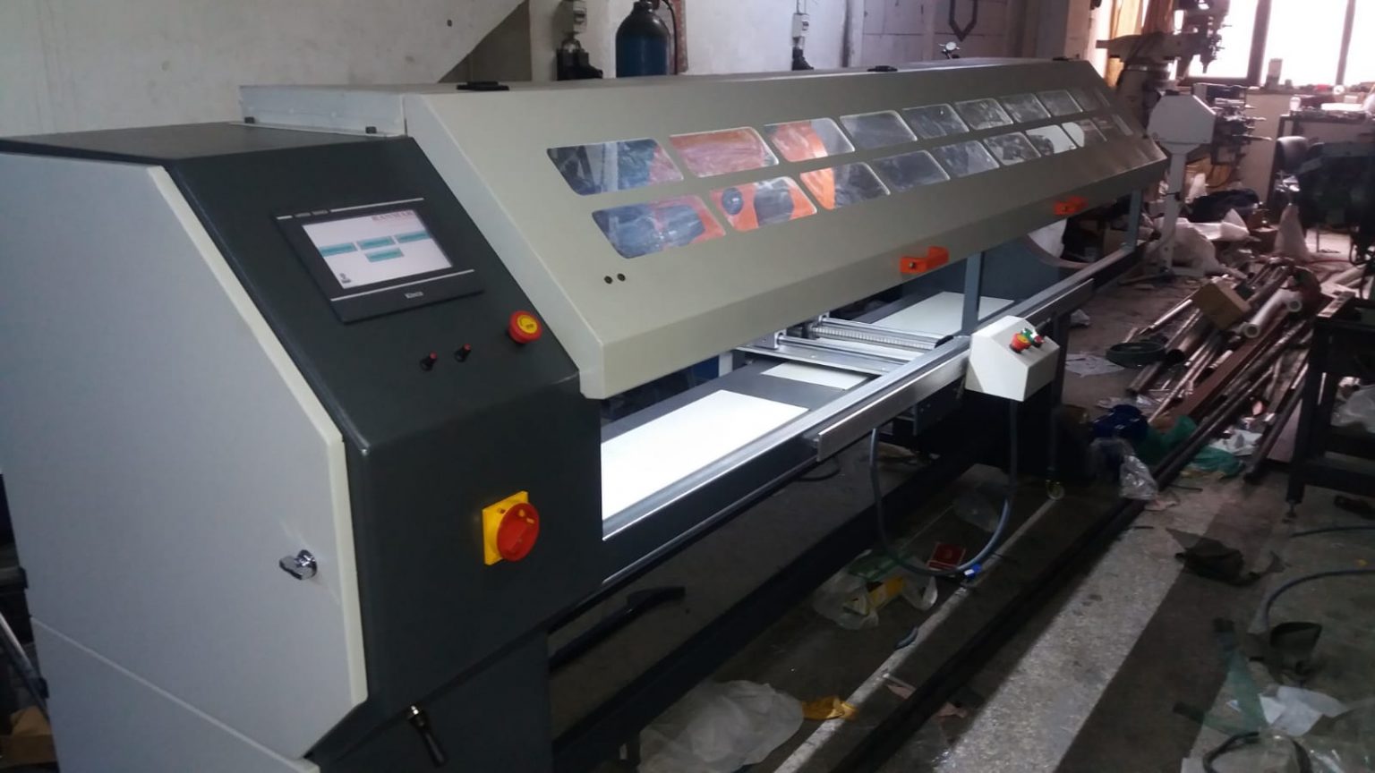 Ruban automatique Machine de découpe modèle complet KM 1850 - Kanmak Makina